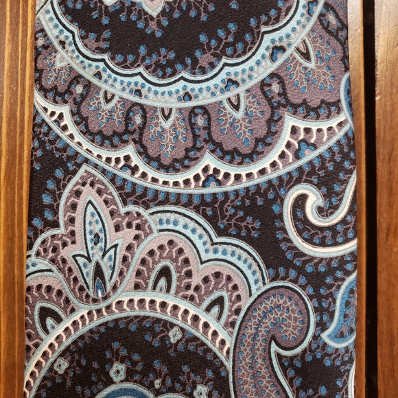 Geoffrey Beene Necktie, Blues and blacks - Picture 11 of 12